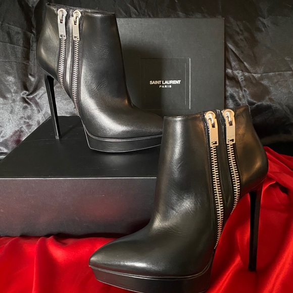 Saint Laurent Black Janis Boots - Picture 1 of 4